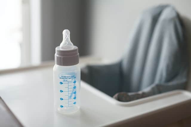 Despre alaptarea bebelusului pana la sase luni si importanta laptelui matern